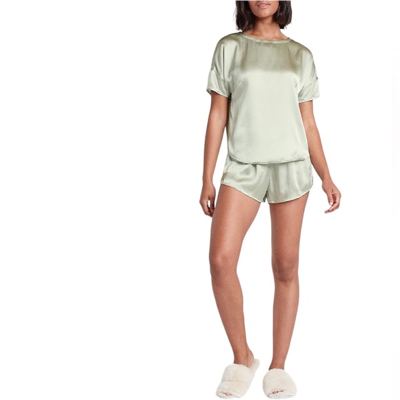 NWT $148 100% Silk 2-Piece Pajama Set Short Pants/Short Sleeve Top Light Sage M - Picture 2 of 11